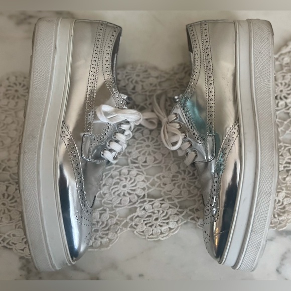 PRADA Oxford Metallic Brogue Lace Up Loafer Shoes Size 40 $995 - Picture 5 of 11